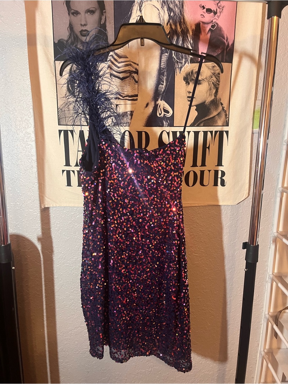 City Vibe Navy Iridescent Sequin Feather One Shoulder Mini Dress Women’s XL - Picture 2 of 4